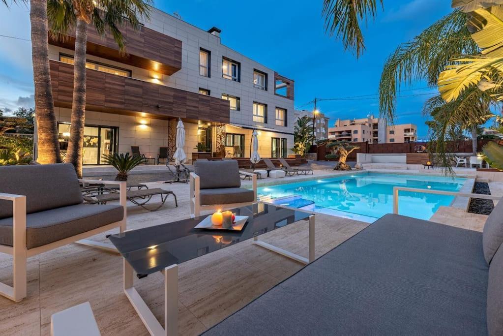 5 Stelle Piscina, Jacuzzi, Wifi - 2 Min Dal Mare Apartamento Miami Playa Exterior foto
