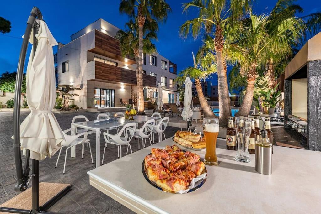 5 Stelle Piscina, Jacuzzi, Wifi - 2 Min Dal Mare Apartamento Miami Playa Exterior foto