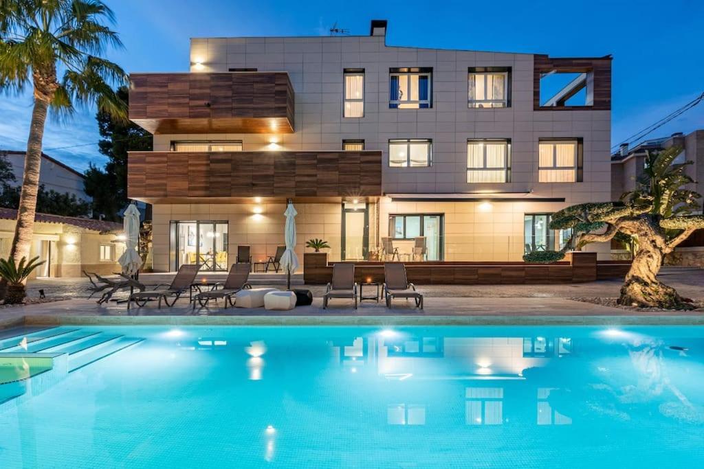 5 Stelle Piscina, Jacuzzi, Wifi - 2 Min Dal Mare Apartamento Miami Playa Exterior foto